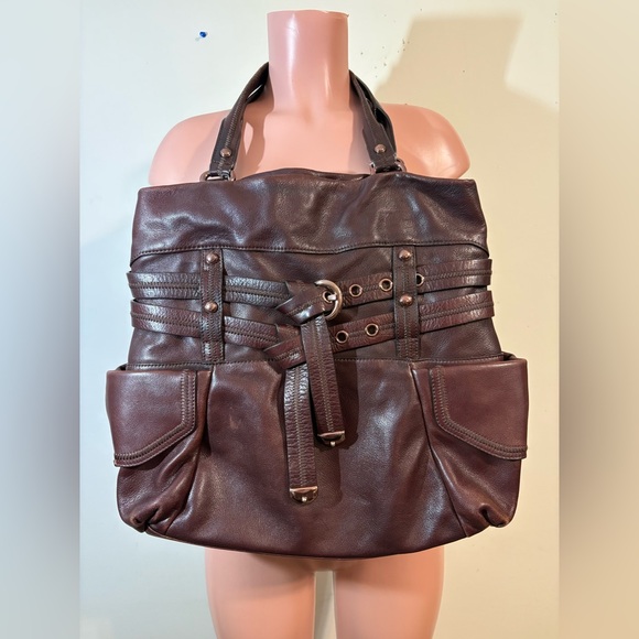 B. Makowsky Women’s brown leather hobo purse copper-colored belt buckle style‎